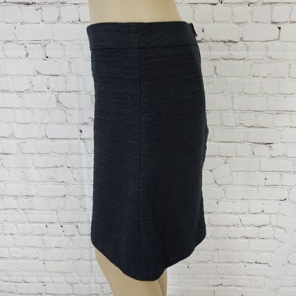 Hugo Boss Straight Skirt Textured Black sz 2 - Picture 3 of 6